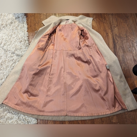 Women's Neutral Wool trench coat. Nicolinni Vintage size 6/8 - Picture 11 of 17